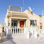 Villa Spacious 2 Bed Detached With Communal Pool *