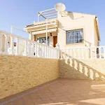 Spacious 2 Bed Detached With Communal Pool Villa *