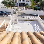 Spacious 2 Bed Detached With Communal Pool