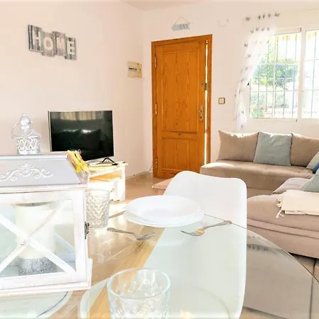 Spacious 2 Bed Detached With Communal Pool * La Florida (Valencia)