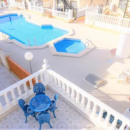 Villa Spacious 2 Bed Detached With Communal Pool