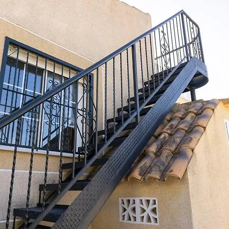 Spacious 2 Bed Detached With Communal Pool Villa La Florida (Valencia)