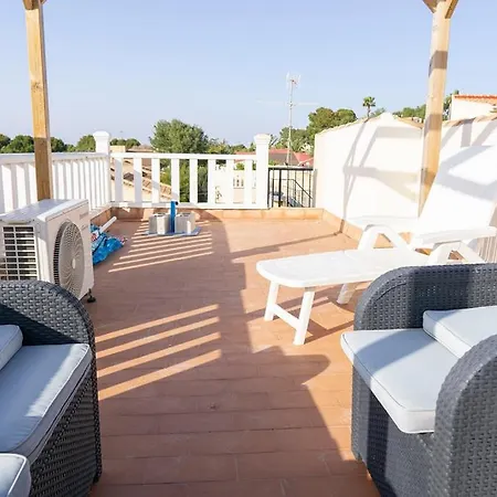 Spacious 2 Bed Detached With Communal Pool Villa