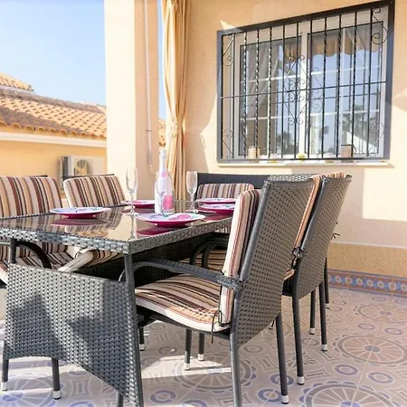 Spacious 2 Bed Detached With Communal Pool * La Florida (Valencia)