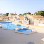 Vila Spacious 2 Bed Detached With Communal Pool *