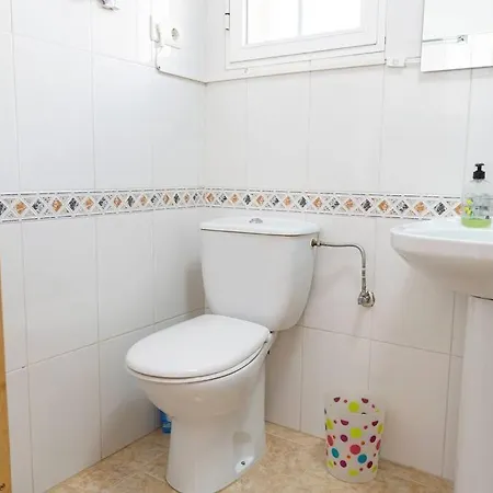 Spacious 2 Bed Detached With Communal Pool Villa