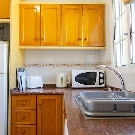 Villa Spacious 2 Bed Detached With Communal Pool *